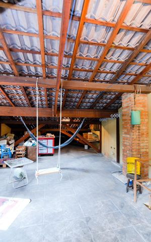 Casa à venda com 125m², 2 quartos e 2 vagasSótão 