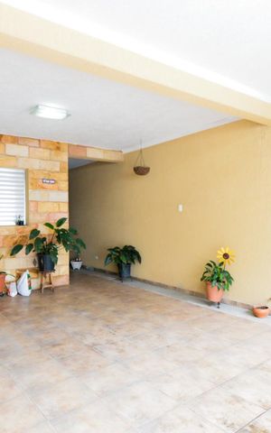 Casa à venda com 125m², 2 quartos e 2 vagasGaragem