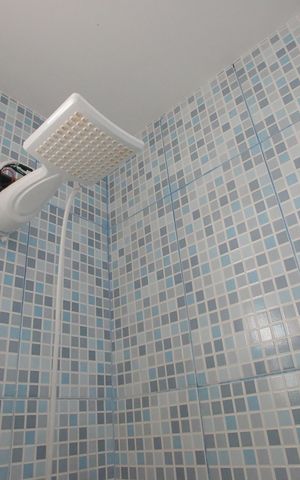 Casa de condomínio à venda com 180m², 2 quartos e 2 vagasBanheiro Social