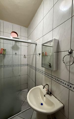 Casa à venda com 180m², 2 quartos e 1 vaga Casa à venda com 180m², 2 quartos e 1 vagaBanheiro