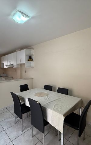 Casa à venda com 180m², 2 quartos e 1 vaga Casa à venda com 180m², 2 quartos e 1 vagaCozinha