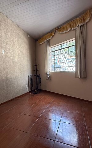Casa à venda com 180m², 2 quartos e 1 vaga Casa à venda com 180m², 2 quartos e 1 vagaSala