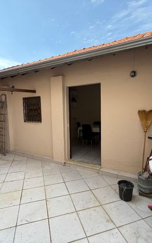 Casa à venda com 180m², 2 quartos e 1 vaga Casa à venda com 180m², 2 quartos e 1 vagaÁrea externa