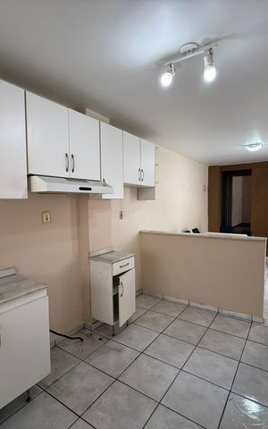 Casa à venda com 180m², 2 quartos e 1 vaga Casa à venda com 180m², 2 quartos e 1 vagaCozinha