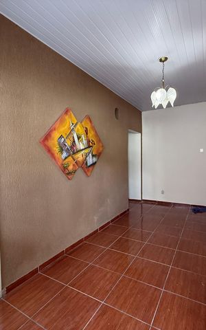 Casa à venda com 180m², 2 quartos e 1 vaga Casa à venda com 180m², 2 quartos e 1 vagaSala