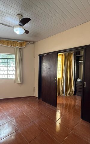 Casa à venda com 180m², 2 quartos e 1 vaga Casa à venda com 180m², 2 quartos e 1 vagaSala