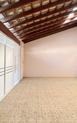 Casa à venda com 146m², 2 quartos e 3 vagasGaragem