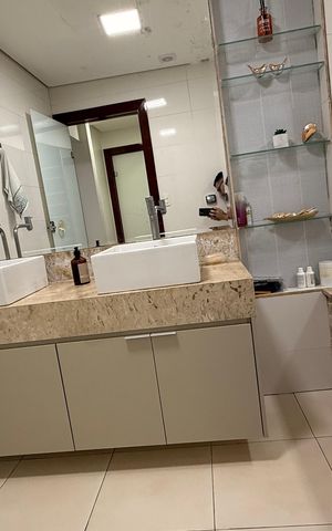 Casa para alugar com 530m², 5 quartos e 4 vagas Casa para alugar com 530m², 5 quartos e 4 vagasSuite 01 - Banheiro