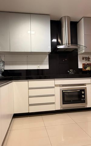 Casa para alugar com 530m², 5 quartos e 4 vagas Casa para alugar com 530m², 5 quartos e 4 vagasCozinha