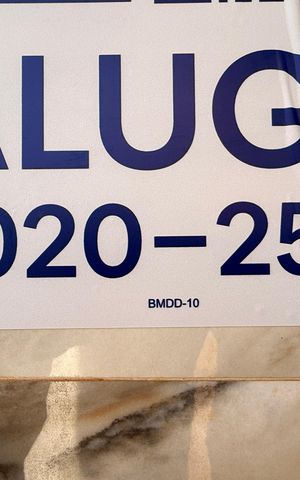Casa para alugar com 530m², 5 quartos e 4 vagas Casa para alugar com 530m², 5 quartos e 4 vagasPlaca
