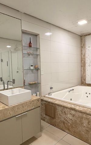 Casa para alugar com 530m², 5 quartos e 4 vagas Casa para alugar com 530m², 5 quartos e 4 vagasSuite 01 - Banheiro