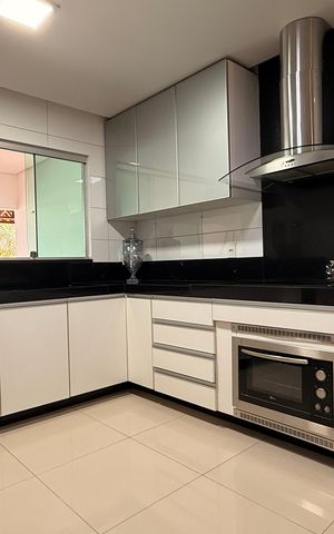 Casa para alugar com 530m², 5 quartos e 4 vagas Casa para alugar com 530m², 5 quartos e 4 vagasCozinha