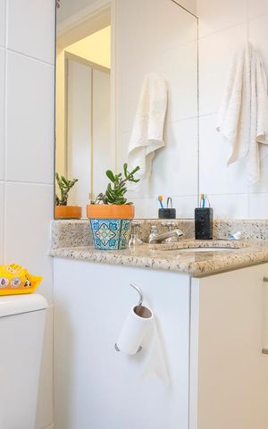 Apartamento para alugar com 76m², 2 quartos e 2 vagasBanheiro da suíte