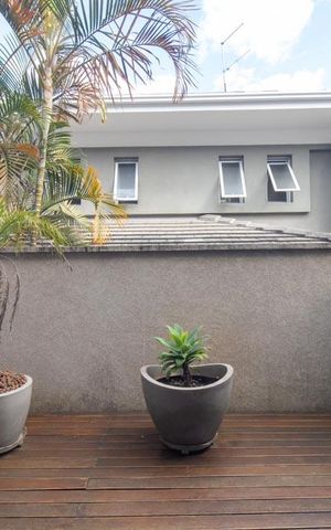 Casa de condomínio à venda com 430m², 6 quartos e 3 vagas Casa de condomínio à venda com 430m², 6 quartos e 3 vagasVaranda da Sala