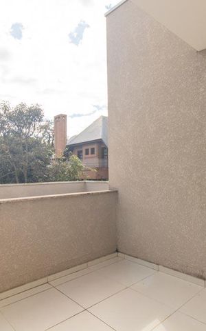 Casa de condomínio à venda com 430m², 6 quartos e 3 vagas Casa de condomínio à venda com 430m², 6 quartos e 3 vagasVaranda do Quarto Suite 4