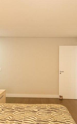 Casa de condomínio à venda com 430m², 6 quartos e 3 vagas Casa de condomínio à venda com 430m², 6 quartos e 3 vagasQuarto 5 Suite 4