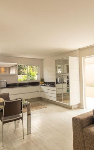 Casa de condomínio à venda com 430m², 6 quartos e 3 vagas Casa de condomínio à venda com 430m², 6 quartos e 3 vagasSala/Cozinha