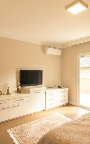 Casa de condomínio à venda com 430m², 6 quartos e 3 vagas Casa de condomínio à venda com 430m², 6 quartos e 3 vagasQuarto 4 Suite 3