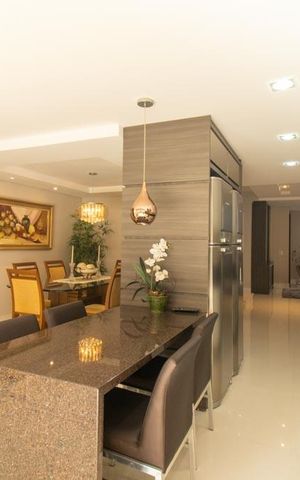 Casa de condomínio à venda com 430m², 6 quartos e 3 vagas Casa de condomínio à venda com 430m², 6 quartos e 3 vagasCozinha