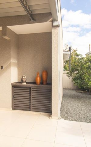 Casa de condomínio à venda com 430m², 6 quartos e 3 vagas Casa de condomínio à venda com 430m², 6 quartos e 3 vagasVaranda da Cozinha