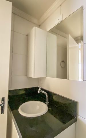Apartamento à venda com 47m², 2 quartos e 1 vaga Apartamento à venda com 47m², 2 quartos e 1 vagaBanheiro