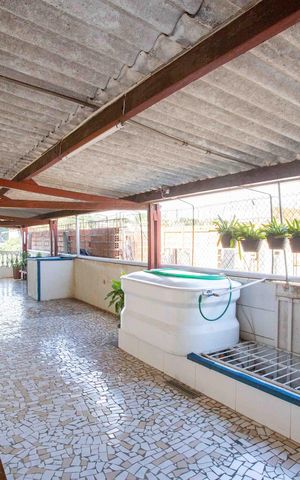 Casa à venda com 272m², 3 quartos e 2 vagasSacada
