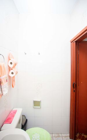 Casa à venda com 272m², 3 quartos e 2 vagasBanheiro da Suíte