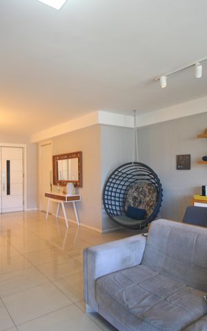 Apartamento à venda com 166m², 4 quartos e 3 vagasSala