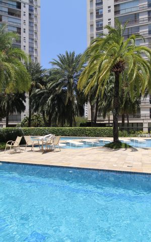 Apartamento à venda com 166m², 4 quartos e 3 vagasÁrea comum - Piscina