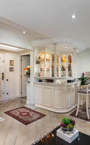 Apartamento à venda com 300m², 4 quartos e 5 vagasSala de Estar