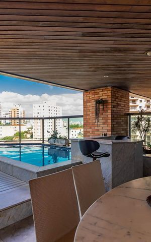 Apartamento à venda com 300m², 4 quartos e 5 vagasVaranda da Sala de Estar