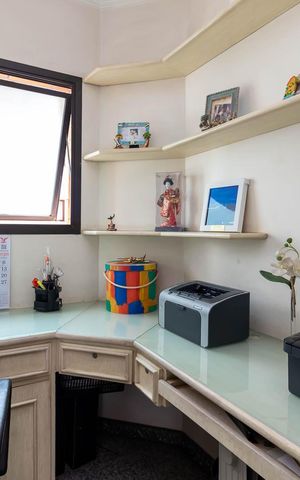 Apartamento à venda com 300m², 4 quartos e 5 vagasEscritório
