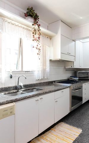 Apartamento à venda com 300m², 4 quartos e 5 vagasCozinha