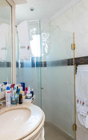 Apartamento à venda com 300m², 4 quartos e 5 vagasBanheiro da Suíte 2
