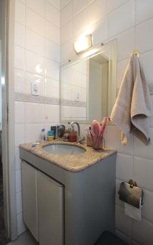 Apartamento à venda com 58m², 2 quartos e 1 vagaBanheiro Social