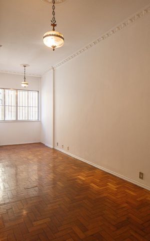 Apartamento à venda com 95m², 4 quartos e sem vaga Apartamento à venda com 95m², 4 quartos e sem vagaSala
