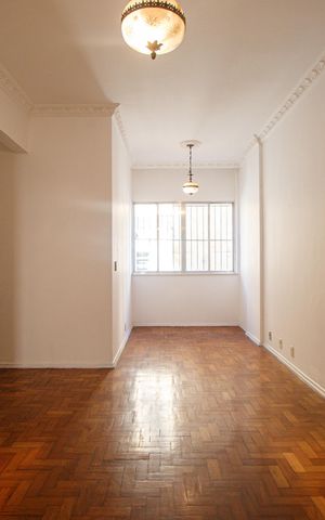 Apartamento à venda com 95m², 4 quartos e sem vaga Apartamento à venda com 95m², 4 quartos e sem vagaSala