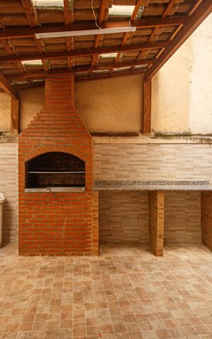 Apartamento à venda com 95m², 4 quartos e sem vaga Apartamento à venda com 95m², 4 quartos e sem vagaChurrasqueira