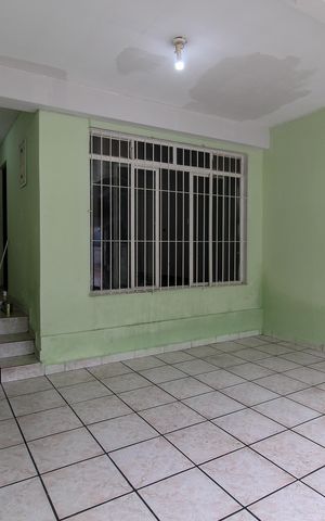 Casa à venda com 233m², 4 quartos e 2 vagas Casa à venda com 233m², 4 quartos e 2 vagasGaragem