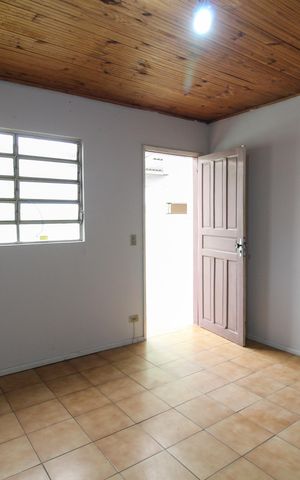 Casa à venda com 233m², 4 quartos e 2 vagas Casa à venda com 233m², 4 quartos e 2 vagasQuarto 5