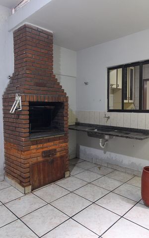 Casa à venda com 233m², 4 quartos e 2 vagas Casa à venda com 233m², 4 quartos e 2 vagasÁrea de Serviço