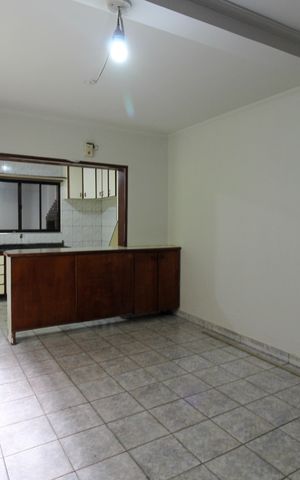 Casa à venda com 233m², 4 quartos e 2 vagas Casa à venda com 233m², 4 quartos e 2 vagasSala de Jantar