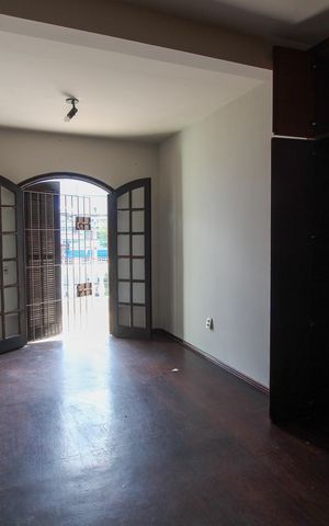Casa à venda com 233m², 4 quartos e 2 vagas Casa à venda com 233m², 4 quartos e 2 vagasQuarto 1