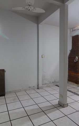 Casa à venda com 233m², 4 quartos e 2 vagas Casa à venda com 233m², 4 quartos e 2 vagasÁrea de Serviço