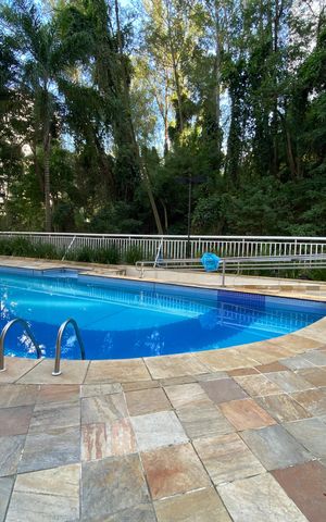 Apartamento à venda com 82m², 3 quartos e 2 vagas Apartamento à venda com 82m², 3 quartos e 2 vagasÁrea comum - Piscina