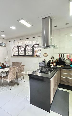 Casa à venda com 493m², 6 quartos e 8 vagasCozinha