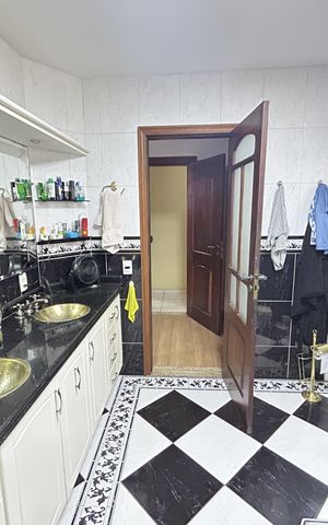 Casa à venda com 493m², 6 quartos e 8 vagasBanheiro da Suíte 2