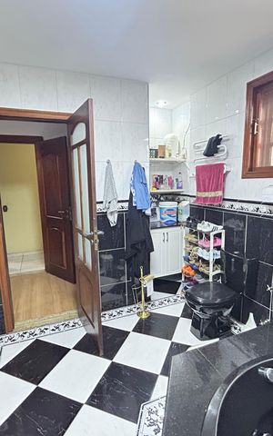 Casa à venda com 493m², 6 quartos e 8 vagasBanheiro da Suíte 2