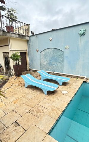 Casa à venda com 493m², 6 quartos e 8 vagasPiscina