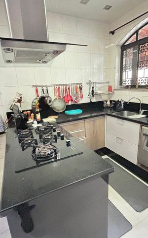 Casa à venda com 493m², 6 quartos e 8 vagasCozinha